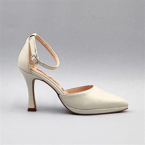 scarpa chanel con cinturino davanti